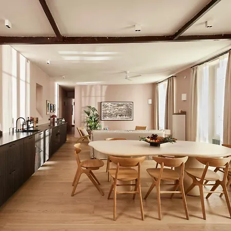 Apartment Marais - 4 Pieces De 115 M2 - Grand Salon Convivial