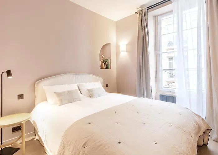 Marais - 4 Pieces De 115 M2 - Grand Salon Convivial